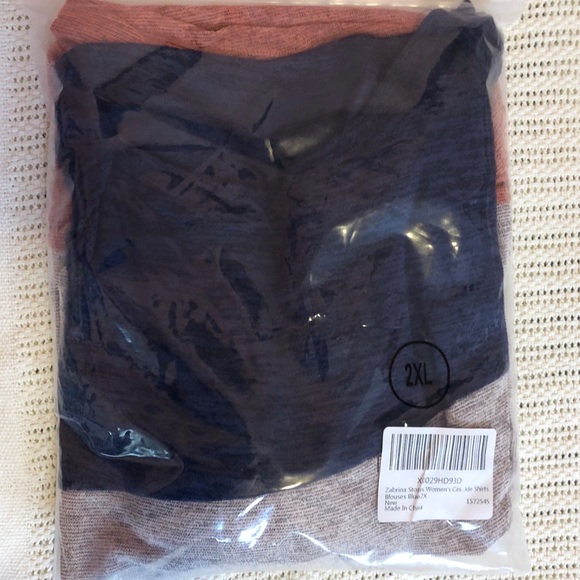 Color Block Crew Neck Top - Picture 5 of 5